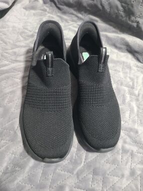 NWOB Sketchers Black Athletic Slip-On Sneakers 6.5W